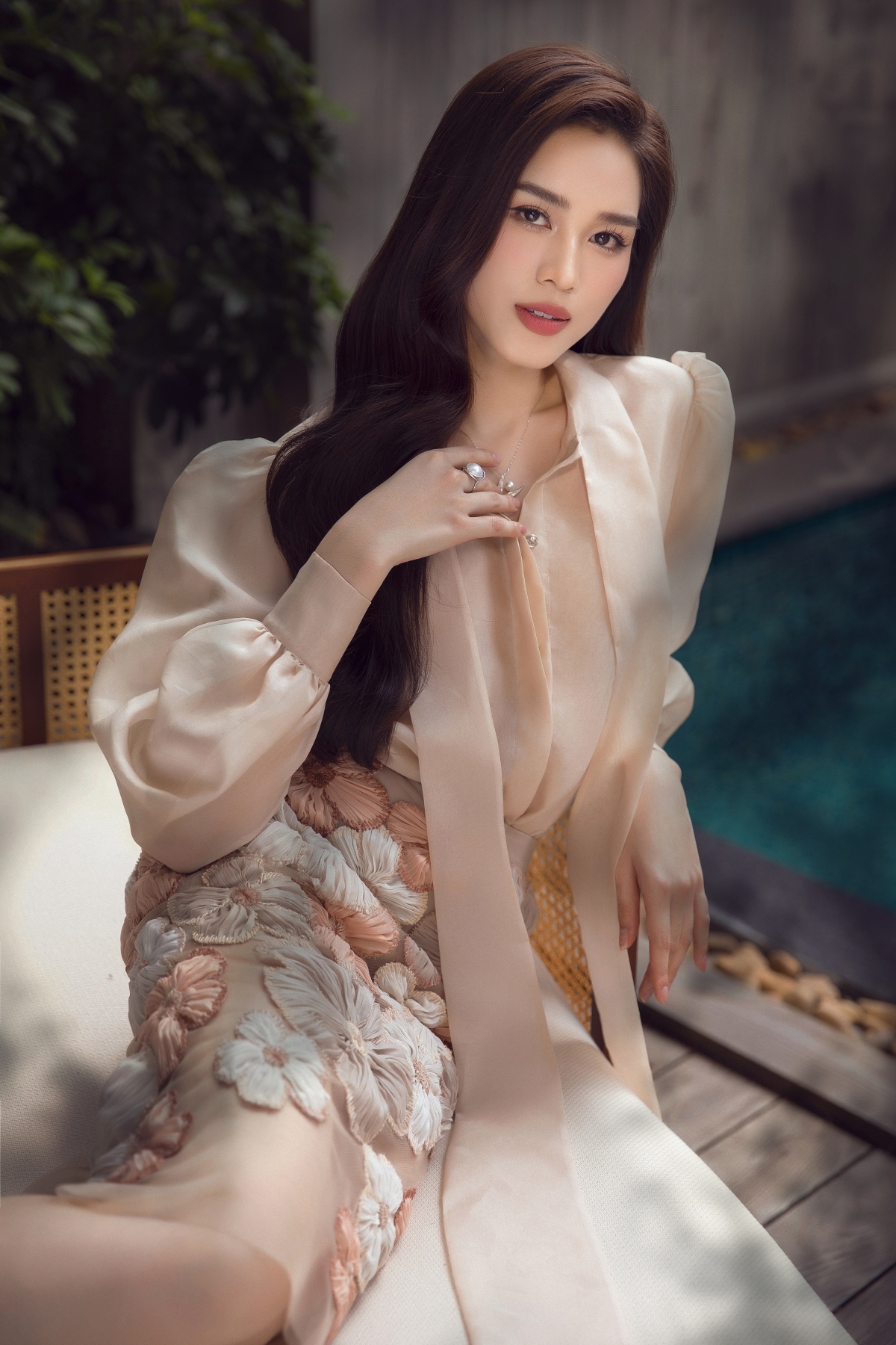 Hoa hậu Đỗ Thị Hà ngày càng quyến rũ sau 3 năm đăng quang - Ảnh 2.