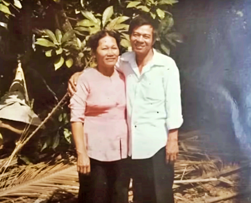 Gặp c&ocirc; g&aacute;i xinh tr&ecirc;n chuyến xe kh&aacute;ch, anh l&iacute;nh si m&ecirc; theo về tận nh&agrave;, 48 năm nuối tiếc một điều - Ảnh 1.