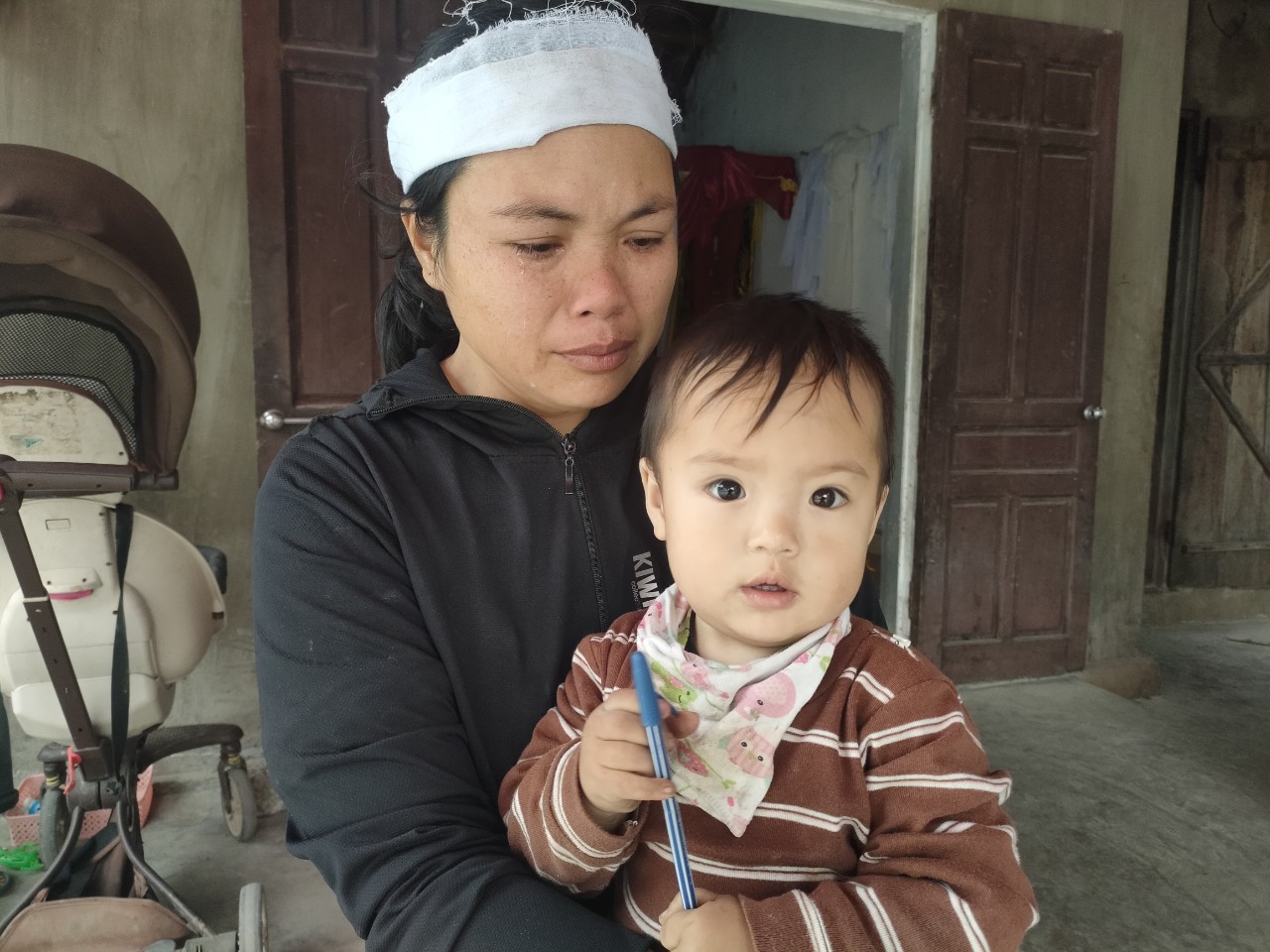 Khẩn cầu đẫm nước mắt của góa phụ mang thai, một mình nuôi 2 con thơ, bệnh tật - Ảnh 8. Khẩn cầu đẫm nước mắt của góa phụ mang thai, một mình nuôi 2 con thơ, bệnh tật - Ảnh 8.