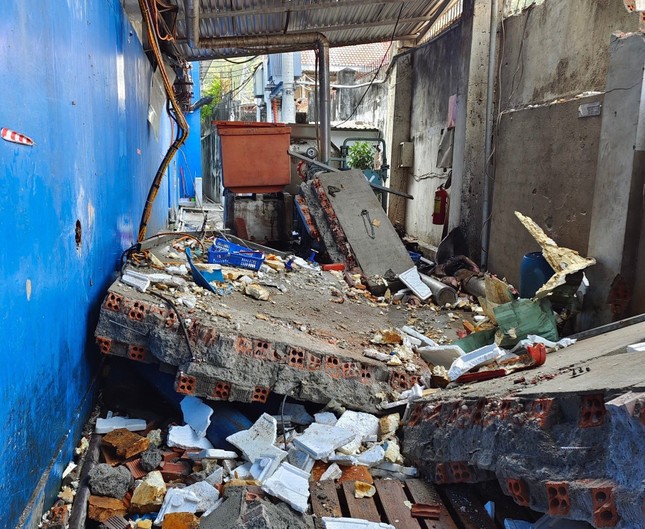 Nổ b&igrave;nh kh&iacute; tại c&ocirc;ng ty hải sản, 1 c&ocirc;ng nh&acirc;n tử vong - Ảnh 1.