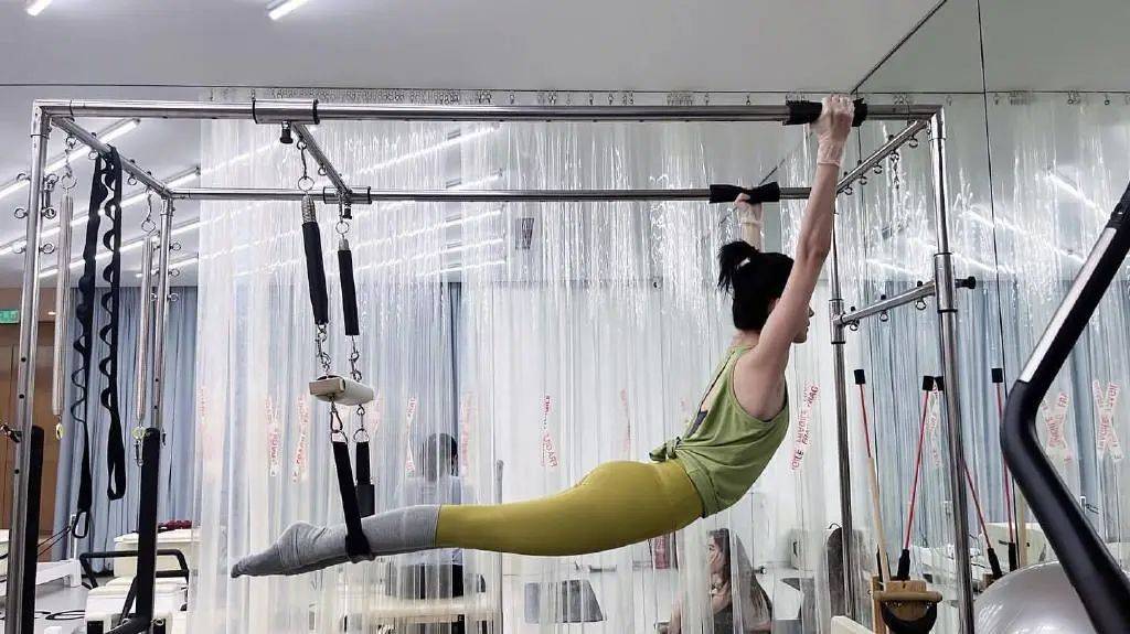 Đến Jessica Jung cũng nhập hội tập Pilates rồi, có gì ở bộ môn này mà dàn sao Hàn mê đắm đuối vậy? - Ảnh 8. Đến Jessica Jung cũng nhập hội tập Pilates rồi, có gì ở bộ môn này mà dàn sao Hàn mê đắm đuối vậy? - Ảnh 8.