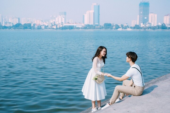 Những địa điểm chụp ảnh cưới đẹp ở Hà Nội khiến các cặp đôi mê mẩn - Ảnh 2.