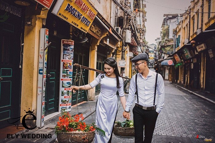 Những địa điểm chụp ảnh cưới đẹp ở Hà Nội khiến các cặp đôi mê mẩn - Ảnh 1.