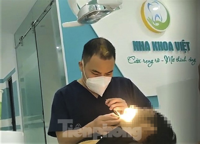 Bác sĩ dởm nhổ răng cho nhiều người - Ảnh 1. Bác sĩ dởm nhổ răng cho nhiều người - Ảnh 1.