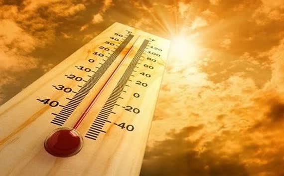 Nắng nóng diện rộng tại miền Bắc: Nền nhiệt vượt 42 độ, dự báo mùa hè &quot;khốc liệt&quot; - Ảnh 4.