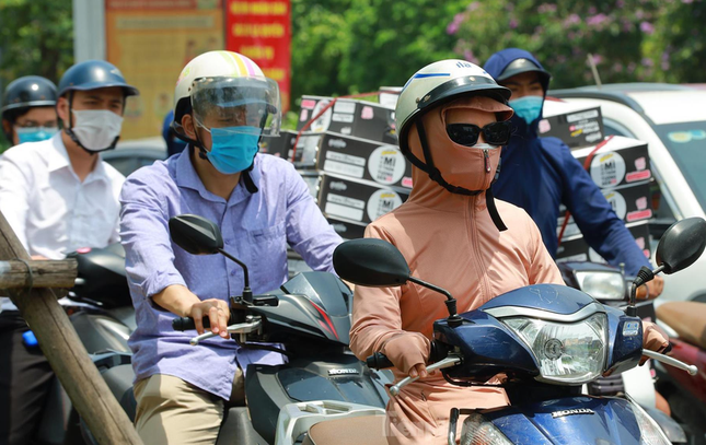 Miền Trung, Tây Bắc Bộ bước vào đỉnh điểm nắng nóng - Ảnh 1. Miền Trung, Tây Bắc Bộ bước vào đỉnh điểm nắng nóng - Ảnh 1.