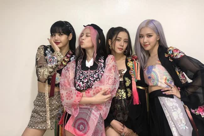 Đến CNN cũng khen hanbok cách tân của BLACKPINK tại Coachella, đẳng cấp “Hắc Hường” lại được nâng tầm - Ảnh 7.