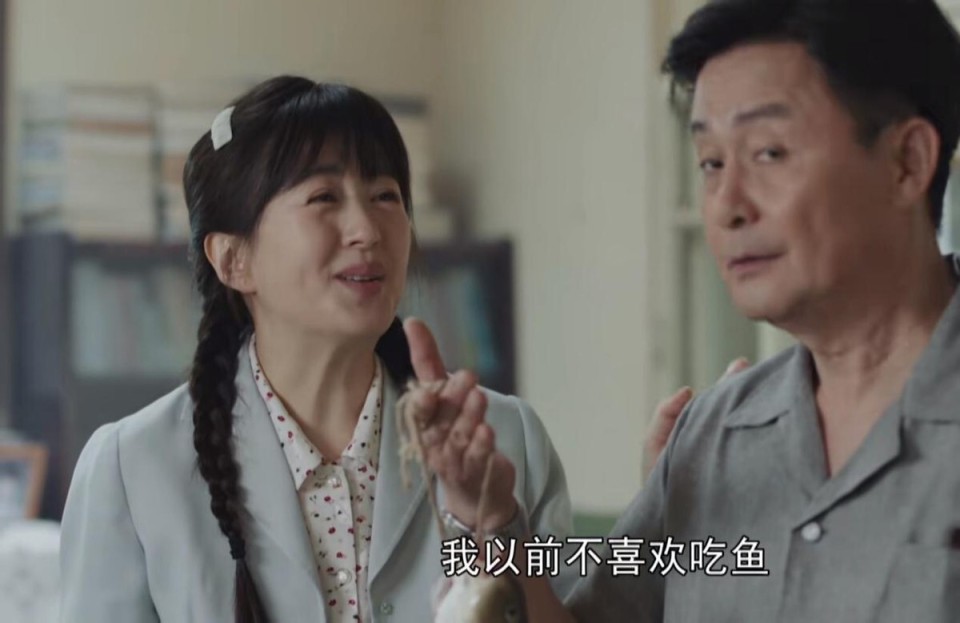 Màn 'cưa sừng làm nghé' tệ nhất phim Trung đầu năm 2023: Sau bím tóc thiếu nữ là nhan sắc U50 già chát - Ảnh 4.