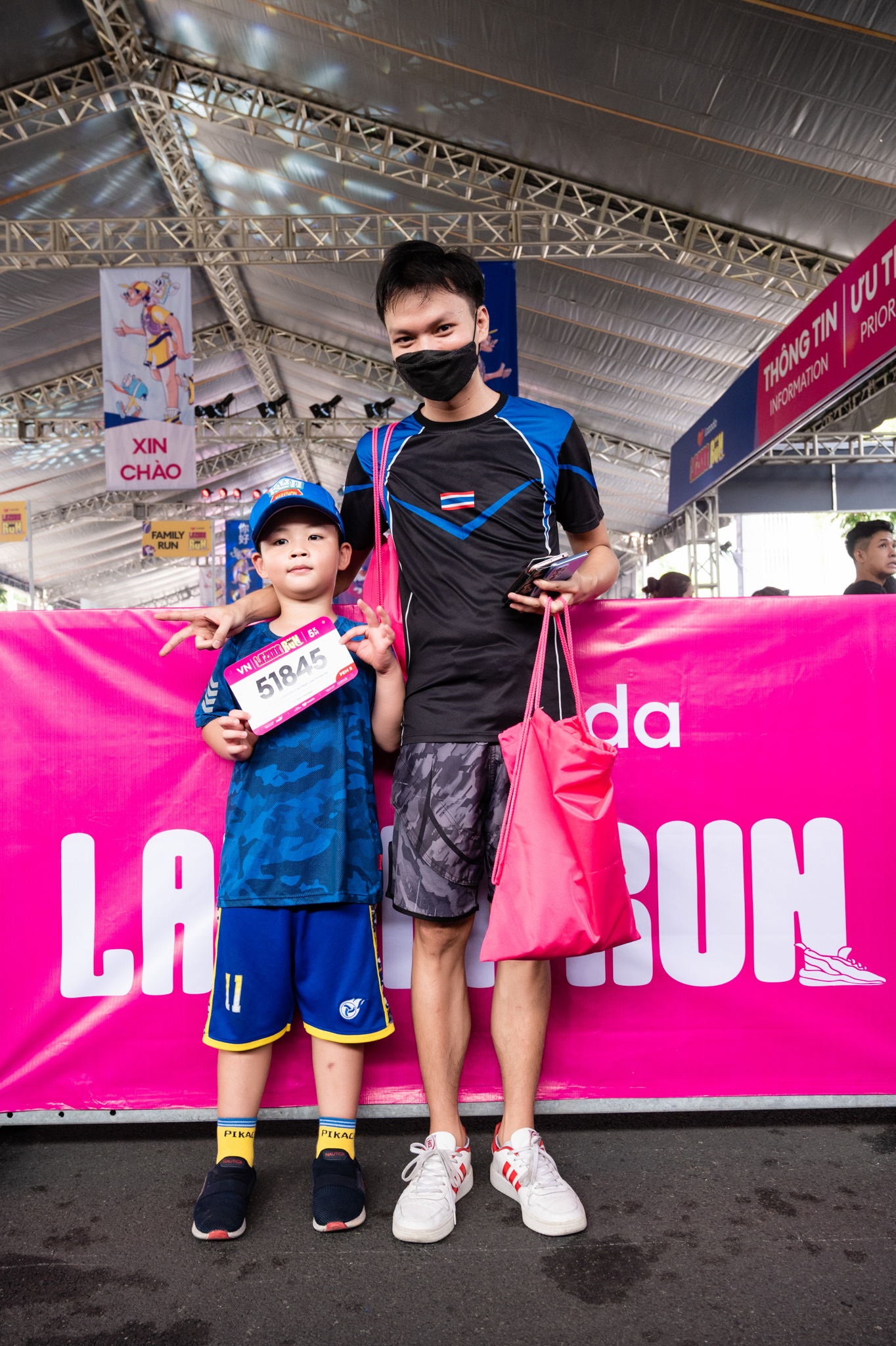 Hơn 500 gia đình cùng "nắm tay về đích" tại giải chạy Lazada Run 2023 - Ảnh 2. Hơn 500 gia đình cùng "nắm tay về đích" tại giải chạy Lazada Run 2023 - Ảnh 2.