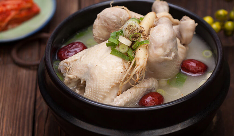 Khách Tây trầm trồ với món ăn được người Việt hầm trong lon bia: Đó là món ăn độc nhất là bạn nên thử khi đến Hà Nội - Ảnh 8. Khách Tây trầm trồ với món ăn được người Việt hầm trong lon bia: Đó là món ăn độc nhất là bạn nên thử khi đến Hà Nội - Ảnh 8.