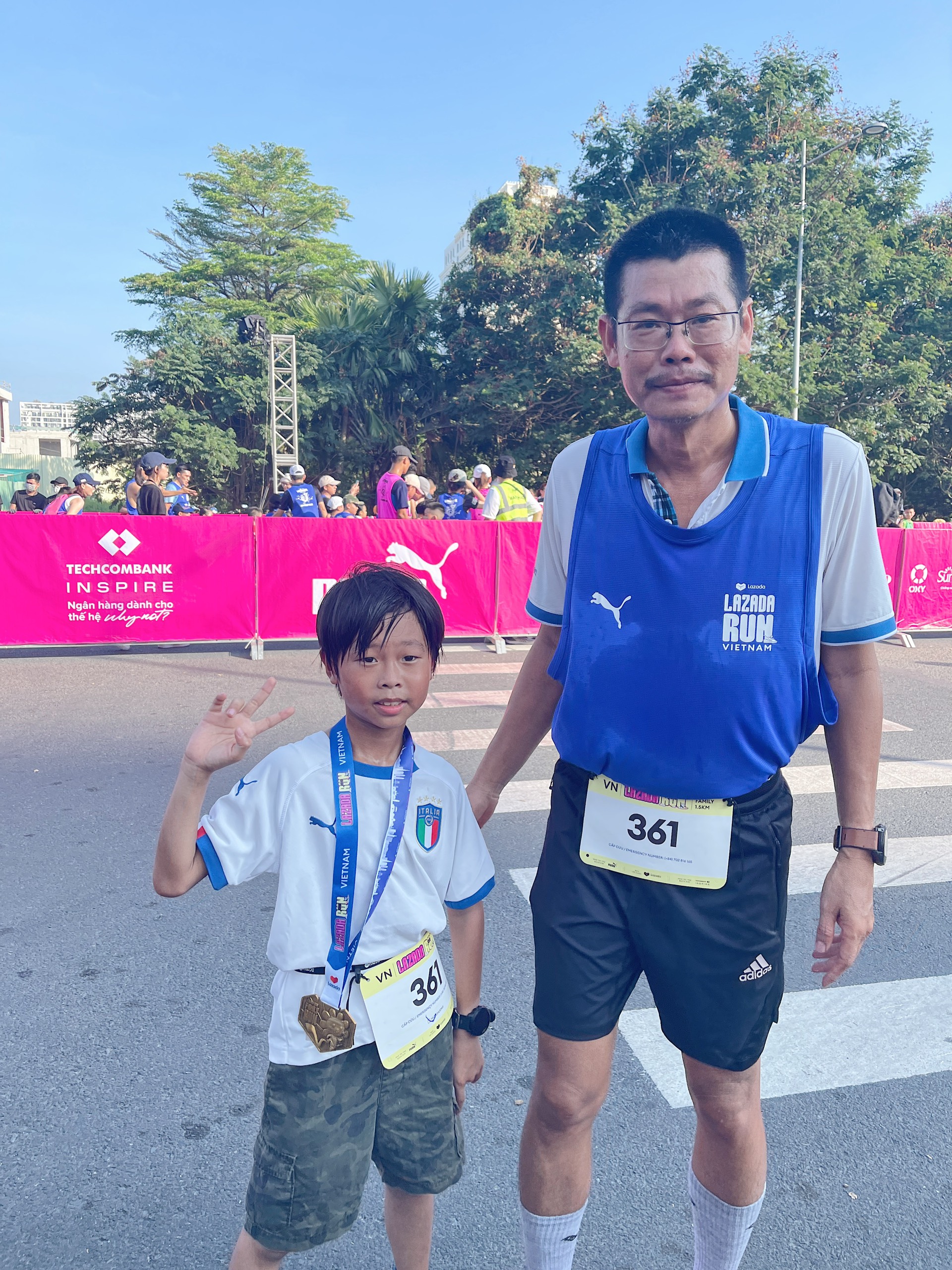 Hơn 500 gia đình cùng "nắm tay về đích" tại giải chạy Lazada Run 2023 - Ảnh 6. Hơn 500 gia đình cùng "nắm tay về đích" tại giải chạy Lazada Run 2023 - Ảnh 6.