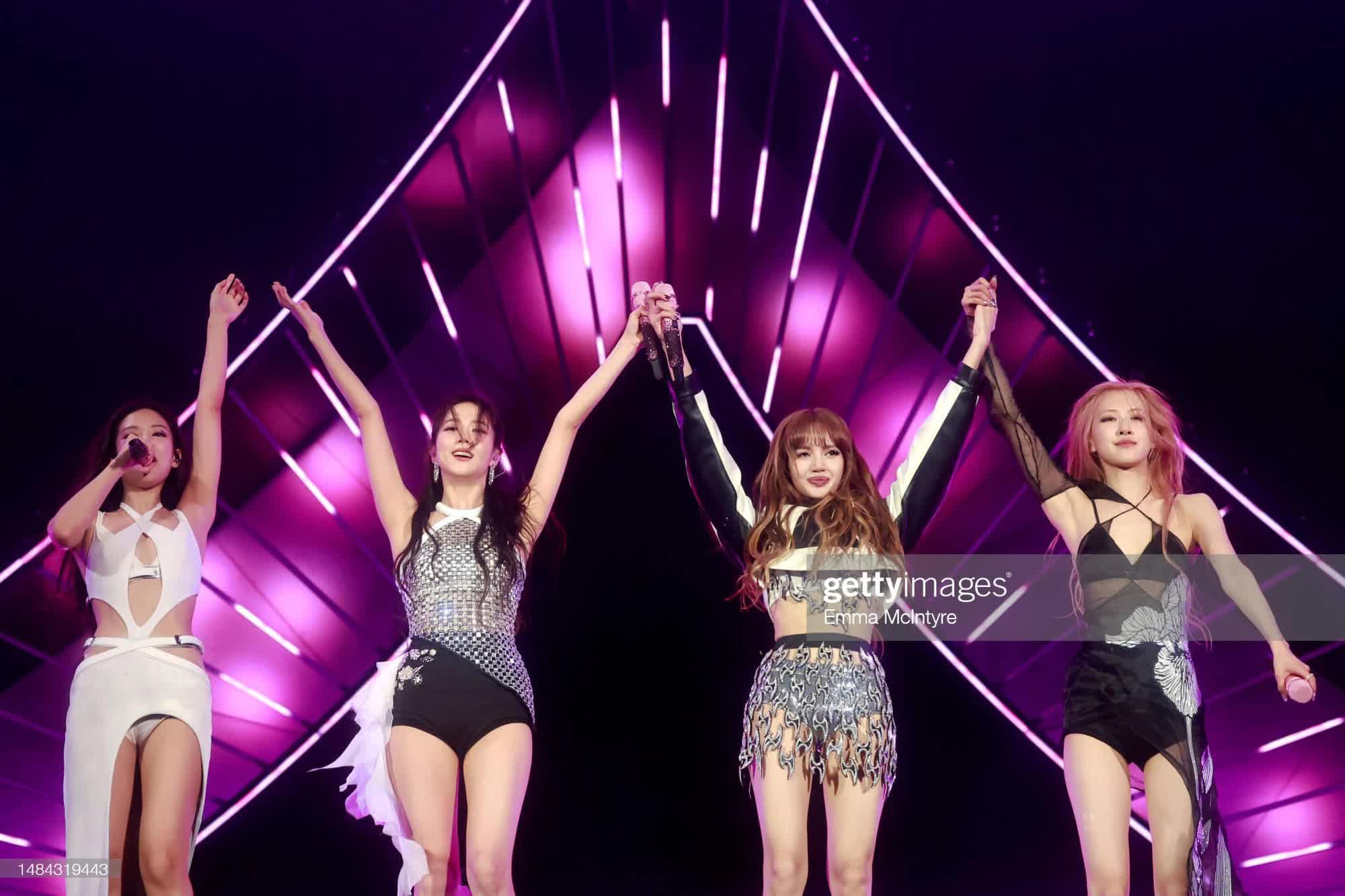 BLACKPINK và những cái nhất ở Coachella 2023: Jennie 'bốc' nhất, Rosé nhiều ẩn tình nhất, Lisa kín tay nhất và Jisoo... nhạt nhất! - Ảnh 2.