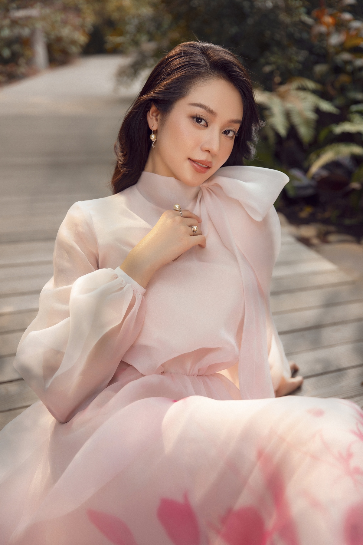 Hoa hậu Thanh Thủy đẹp gợi cảm trong bộ ảnh mới - Ảnh 14.