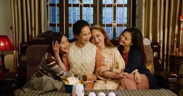 “Gia đình mình vui bất thình lình” gây sốt nhưng chưa dẫn đầu rating cả nước, còn bị bộ phim này “vượt mặt” - Ảnh 2. “Gia đình mình vui bất thình lình” gây sốt nhưng chưa dẫn đầu rating cả nước, còn bị bộ phim này “vượt mặt” - Ảnh 2.