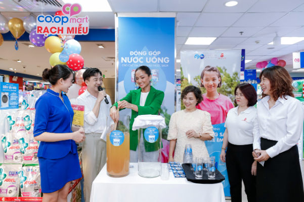 Chung tay mang nước uống sạch đến cộng đồng - Ảnh 3. Chung tay mang nước uống sạch đến cộng đồng - Ảnh 3.