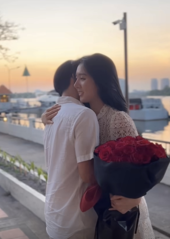 Hồ Quang Hiếu cầu hôn bạn gái sau nửa tháng công khai tình cảm - Ảnh 3.