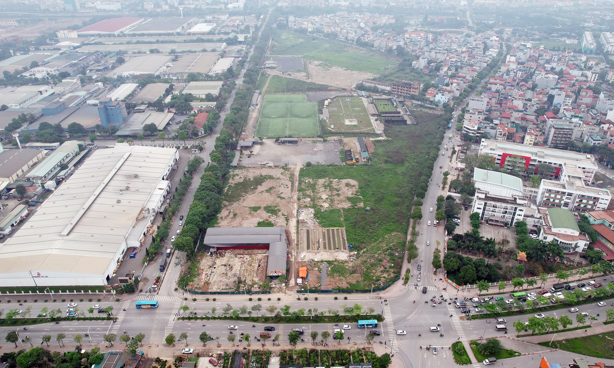 Cận cảnh dự án khu đô thị ở Hà Nội biến tướng thành sân bóng, cho thuê tùm lum - Ảnh 3.