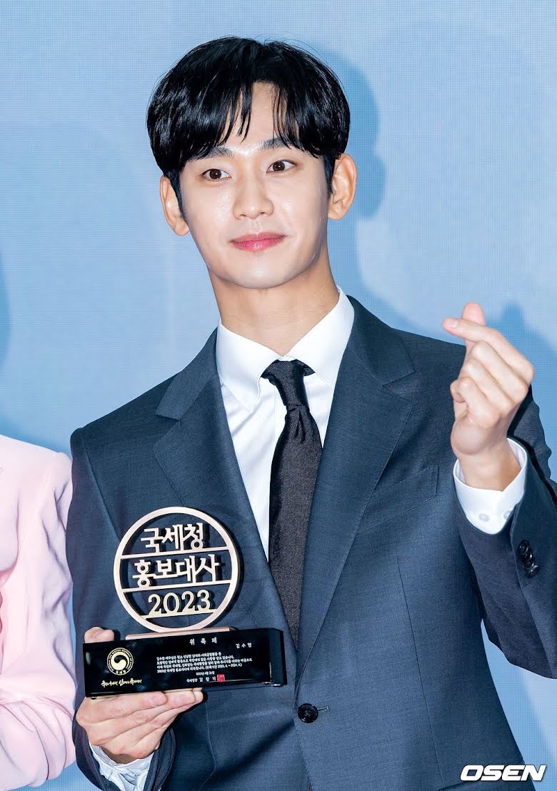 Kim Soo Hyun đích thị là &quot;thánh hack tuổi&quot;, 35 tuổi vẫn không khác gì sau 10 năm đóng Vì Sao Đưa Anh Tới - Ảnh 3.