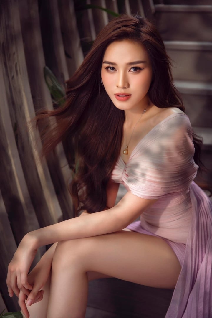 Hoa hậu Đỗ Thị Hà thoát mác 'gái quê' sau khi hết nhiệm kỳ - Ảnh 8.
