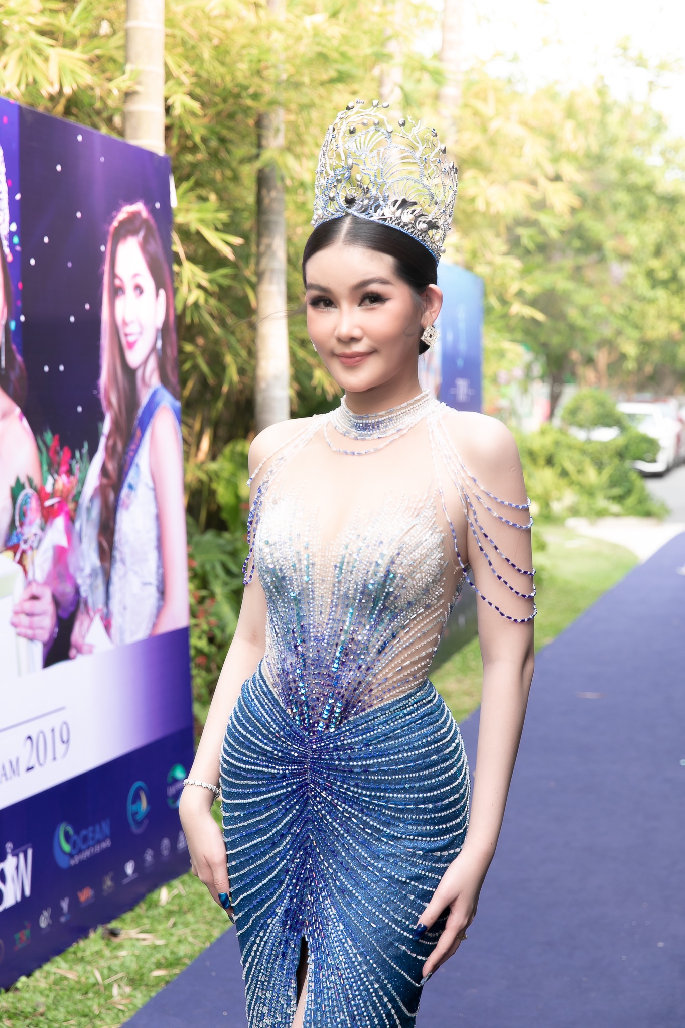 Miss Universe Thailand xinh nổi bật, Lâm Khánh Chi lạ lẫm bên dàn mỹ nhân chuyển giới đọ đường cong với trang phục cắt xẻ táo bạo - Ảnh 5.