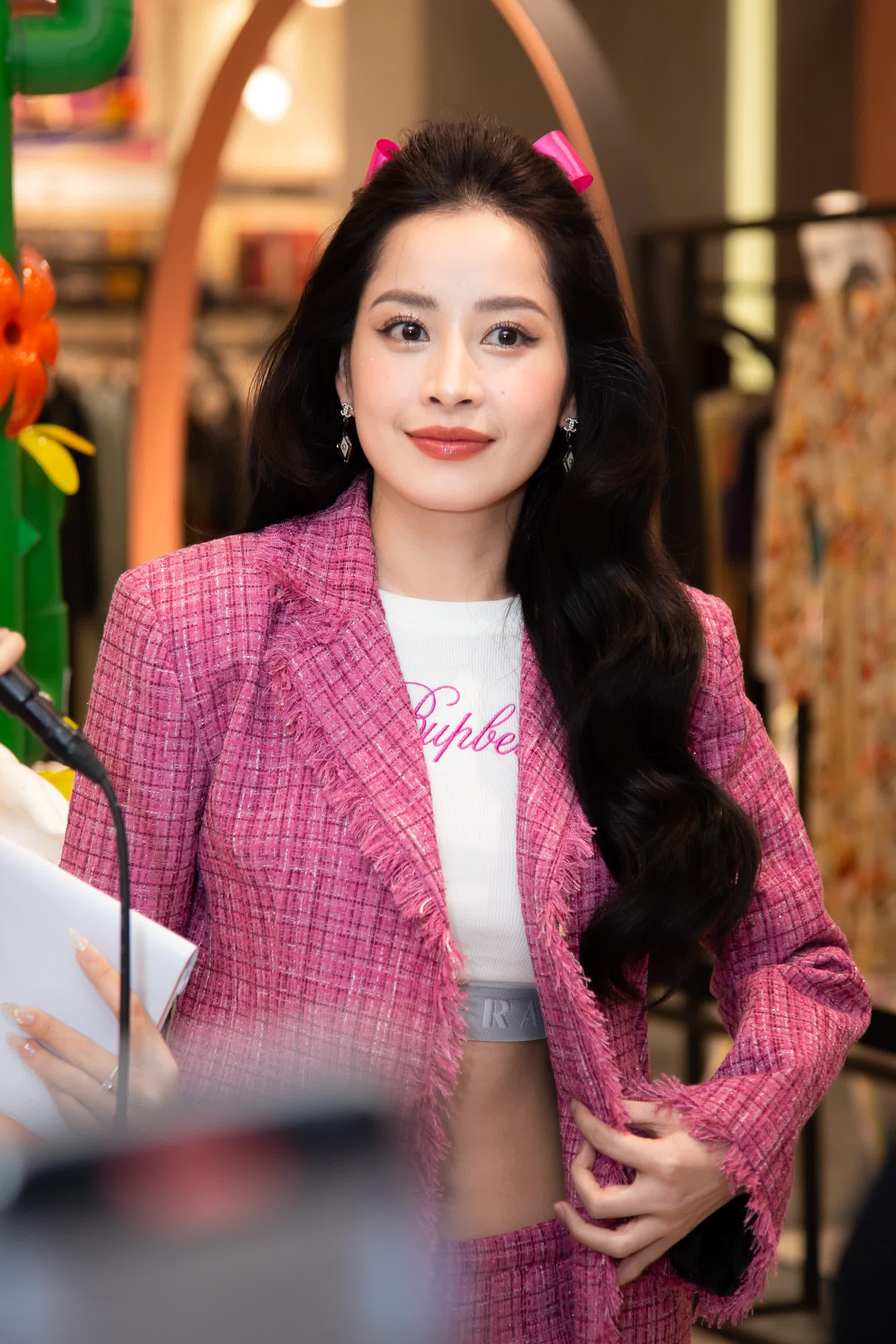 Chi Pu có động thái đầu tiên cho thấy sắp bước chân showbiz Trung Quốc - Ảnh 1. Chi Pu có động thái đầu tiên cho thấy sắp bước chân showbiz Trung Quốc - Ảnh 1.