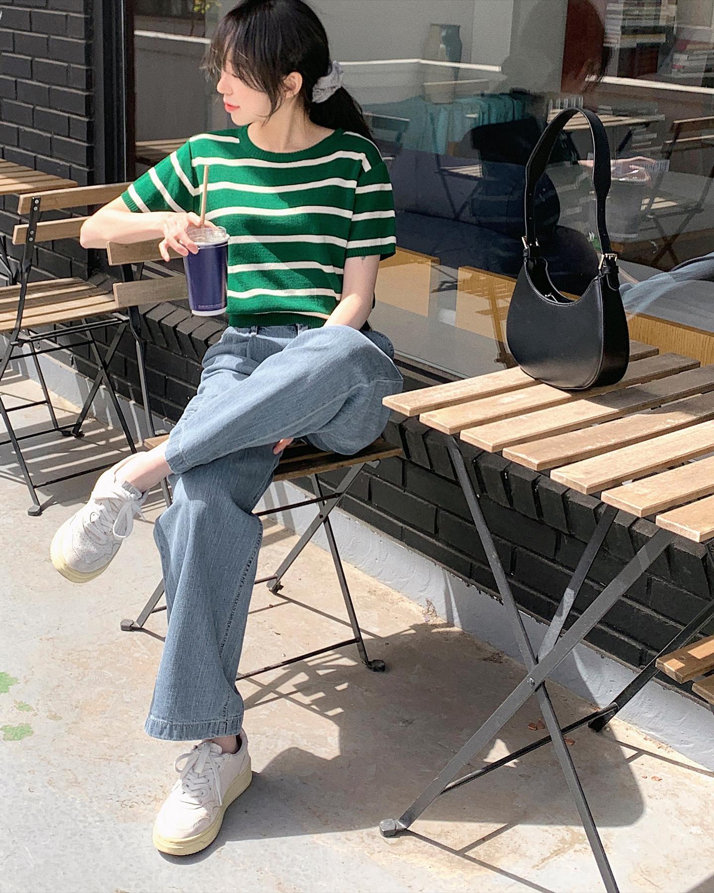 10 cách diện quần jeans đơn giản mà "nổi bần bật" để đi chơi lễ - Ảnh 6. 10 cách diện quần jeans đơn giản mà "nổi bần bật" để đi chơi lễ - Ảnh 6.