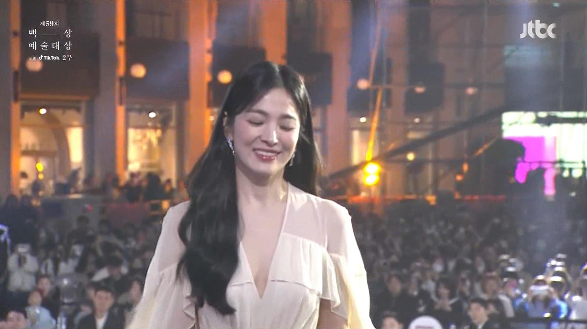 'Baeksang 2023': Song Hye Kyo lên ngôi Thị hậu, Park Eun Bin giật giải Daesang danh giá - Ảnh 3.