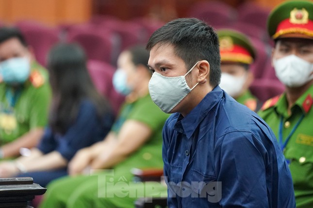 Bị cáo Nguyễn Võ Quỳnh Trang trả lời HĐXX về lý do rút kháng cáo, chấp nhận án tử hình - Ảnh 10.