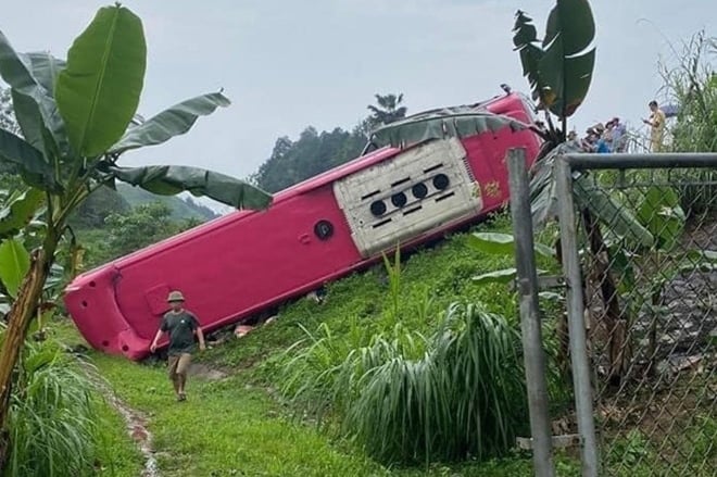 3 vụ tai nạn giao thông liên tiếp trên cao tốc Nội Bài - Lào Cai, 1 người chết - Ảnh 2.