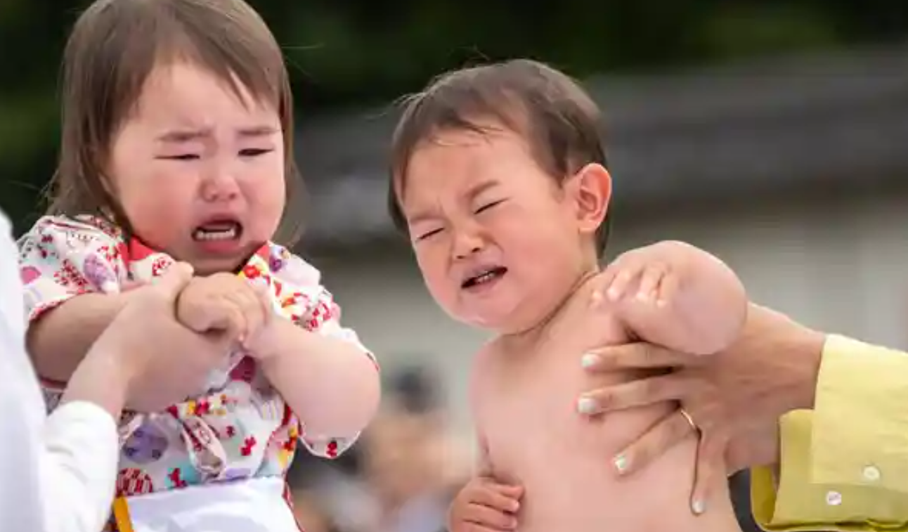 Lễ hội d&agrave;nh cho người th&iacute;ch dọa trẻ em, b&eacute; n&agrave;o kh&oacute;c trước th&igrave; gi&agrave;nh chiến thắng - Ảnh 1.