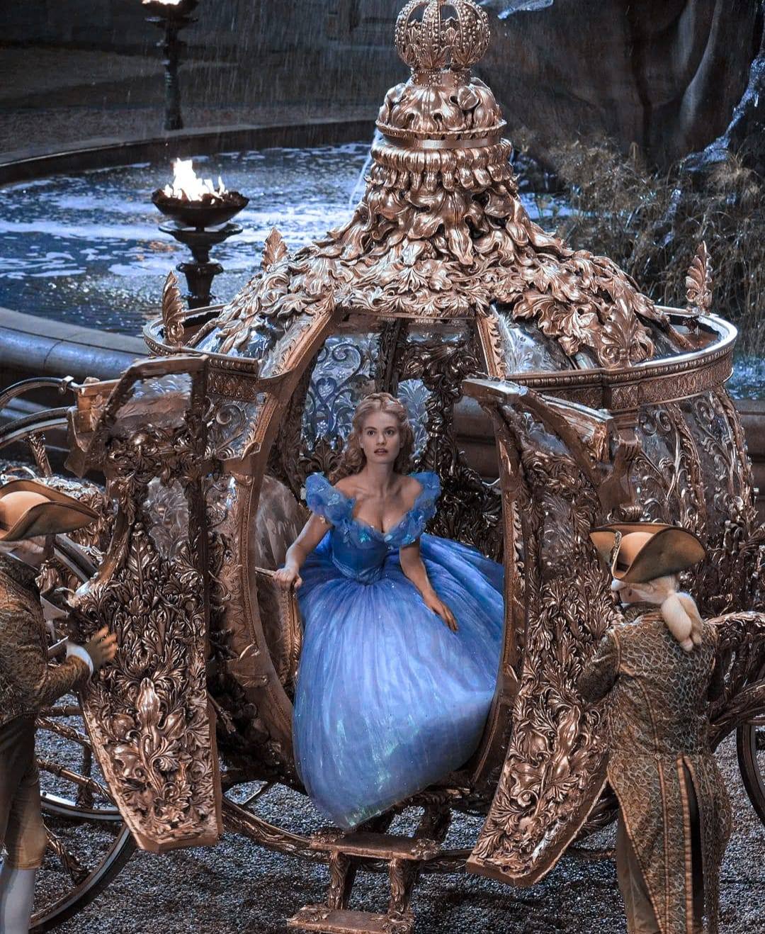 Bạn có biết rằng tất cả các công chúa Disney đều mặc váy xanh vì một lý do?