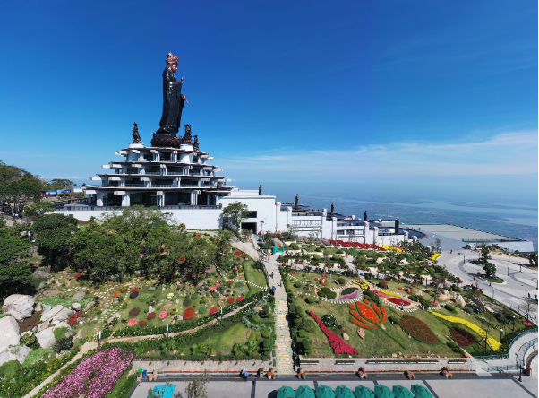 Nhiều chính sách ưu đãi giá vé đặc biệt được áp dụng tại Khu du lịch Núi Bà, Tây Ninh từ tháng 4/2023 - Ảnh 1.