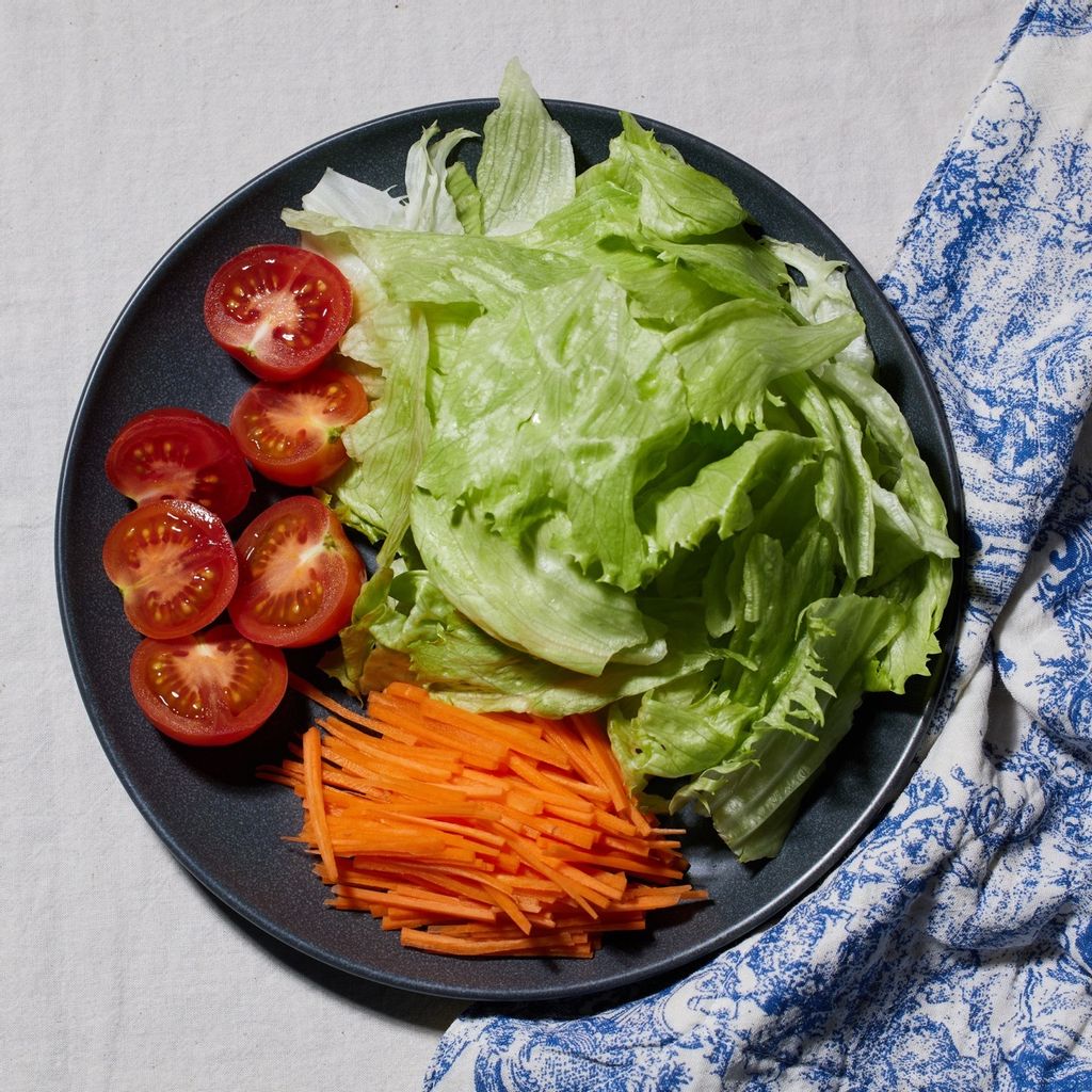 Mách bạn cách làm salad ức gà không chỉ đơn giản mà còn vô cùng ngon, ăn là nghiện - Ảnh 4.