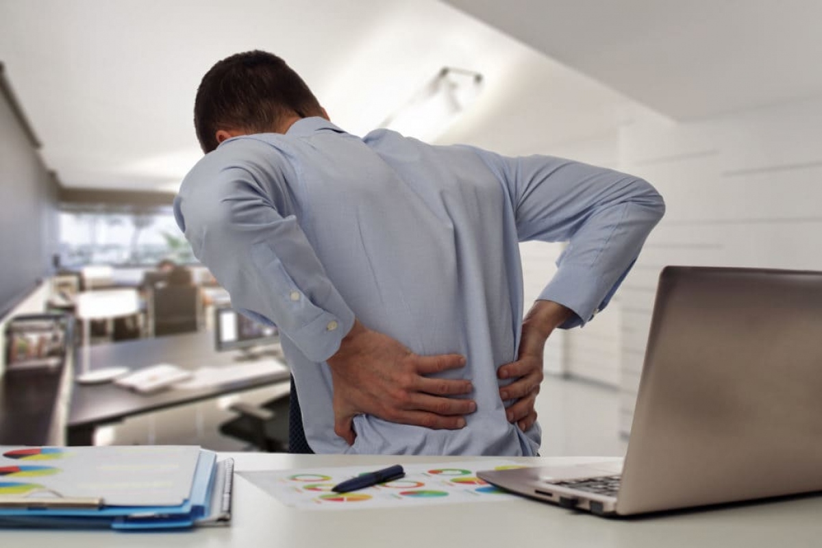 5 sai lầm dân văn phòng thường mắc phải dẫn đến đau lưng - Ảnh 4.