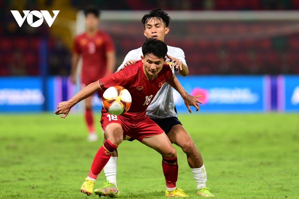 Văn Tùng và Quốc Việt ghi bàn, U22 Việt Nam thắng U22 Lào ở trận ra quân SEA Games 32 - Ảnh 1.