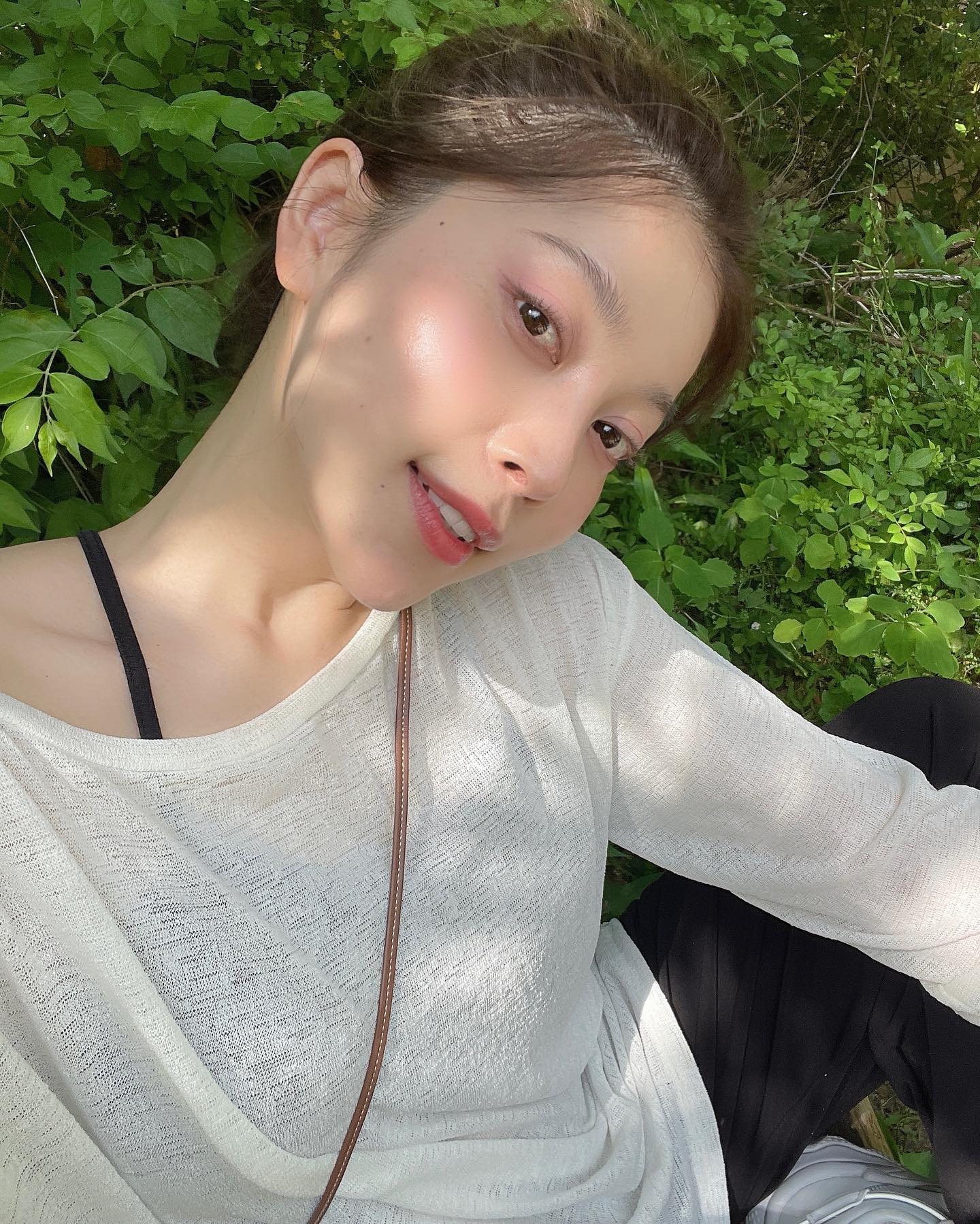 Girls with oily skin should do 4 things in the morning to make the skin look better all day