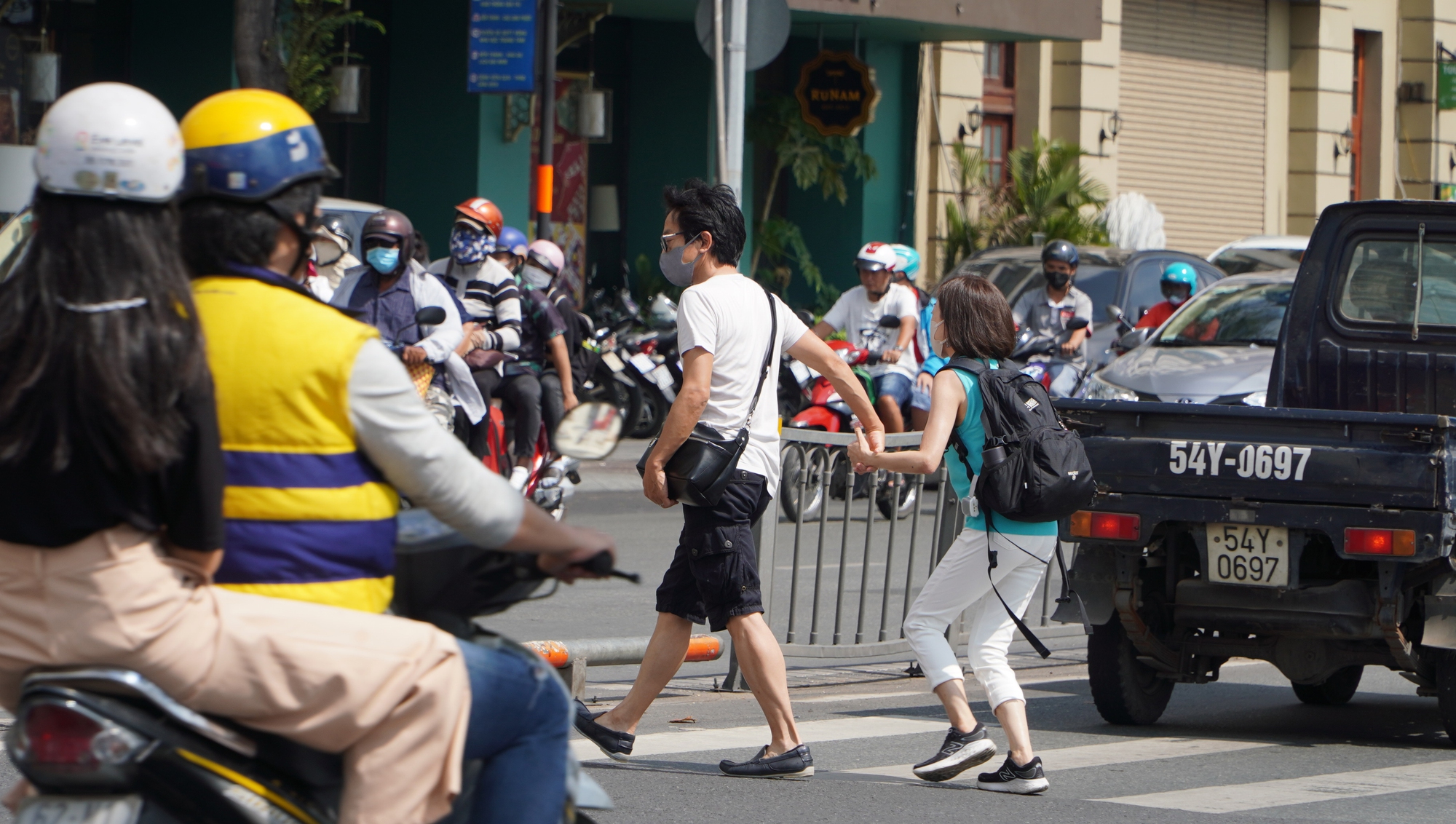 Xây cầu bộ hành đặc biệt ở trung tâm TP HCM - Ảnh 1. Xây cầu bộ hành đặc biệt ở trung tâm TP HCM - Ảnh 1.