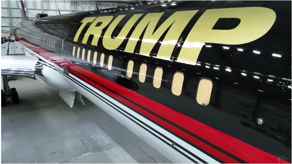Chiếc Boeing 757 mạ vàng của ông Donald Trump - Ảnh 4.