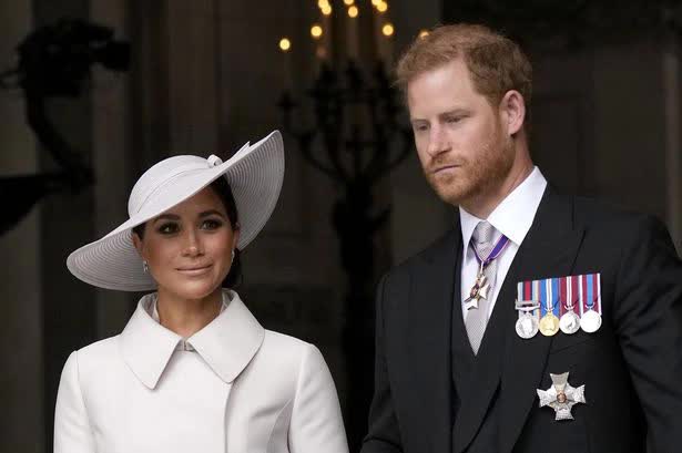 Mập mờ việc tham dự lễ đăng quang Vua Charles, gia đình Harry - Meghan vẫn bị “cấm” xuất hiện trên ban công cung điện? - Ảnh 3.