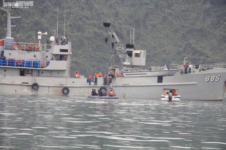 Ngư dân Hải Phòng: Trực thăng quay 2 vòng trên núi rồi lao xuống biển và phát nổ - Ảnh 2.