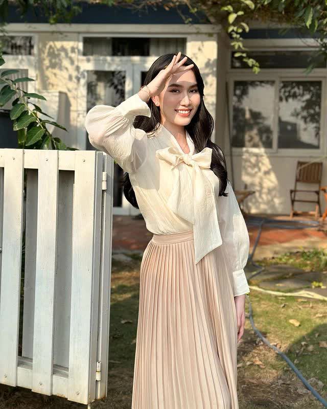 style đời thương chuẩn tinh tế, quý phái của á hậu được bạn trai doanh nhân cầu hôn - Ảnh 3.