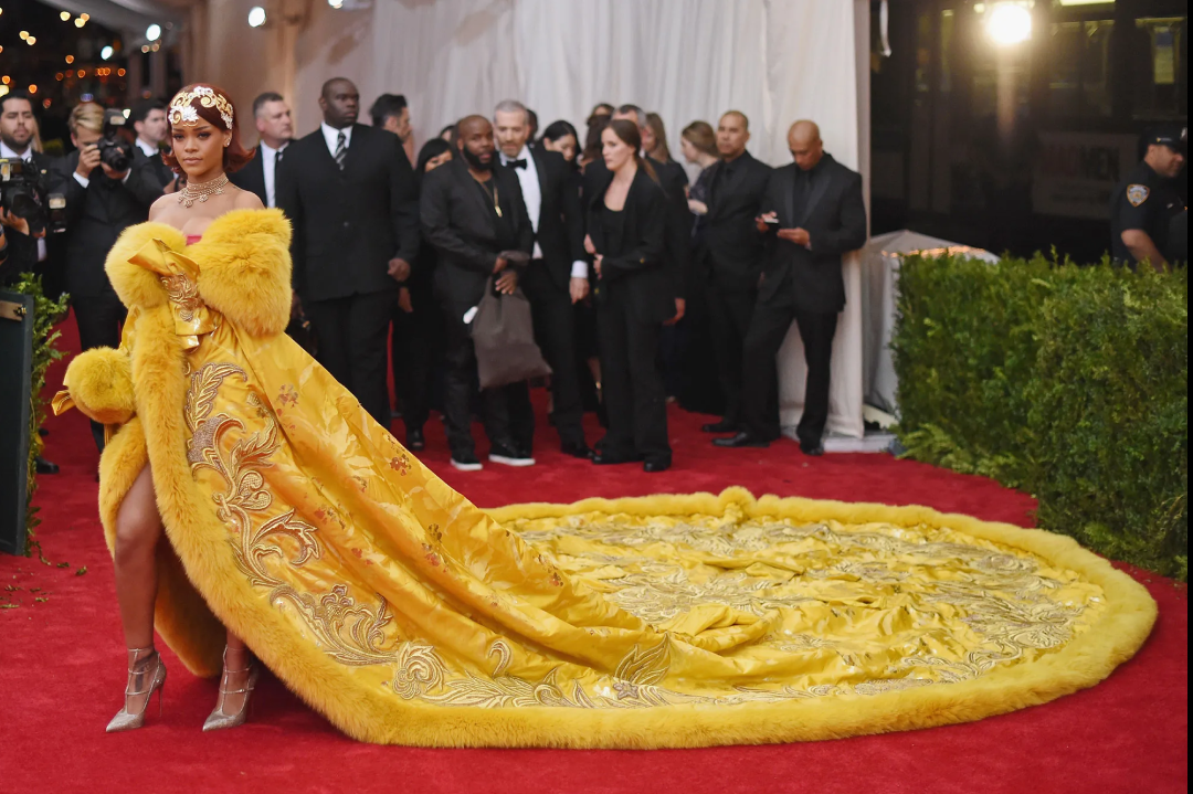 Điểm lại những khoảng khắc viral nhất của các sao qua các mùa Met Gala - Ảnh 1. Điểm lại những khoảng khắc viral nhất của các sao qua các mùa Met Gala - Ảnh 1.