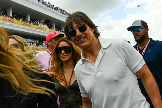 Tom Cruise đang theo đuổi Shakira - Ảnh 1.