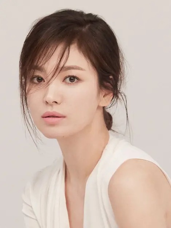 "Tiểu Song Hye Kyo" thay đổi ra sao sau khi giải nghệ và kết hôn? - Ảnh 2.