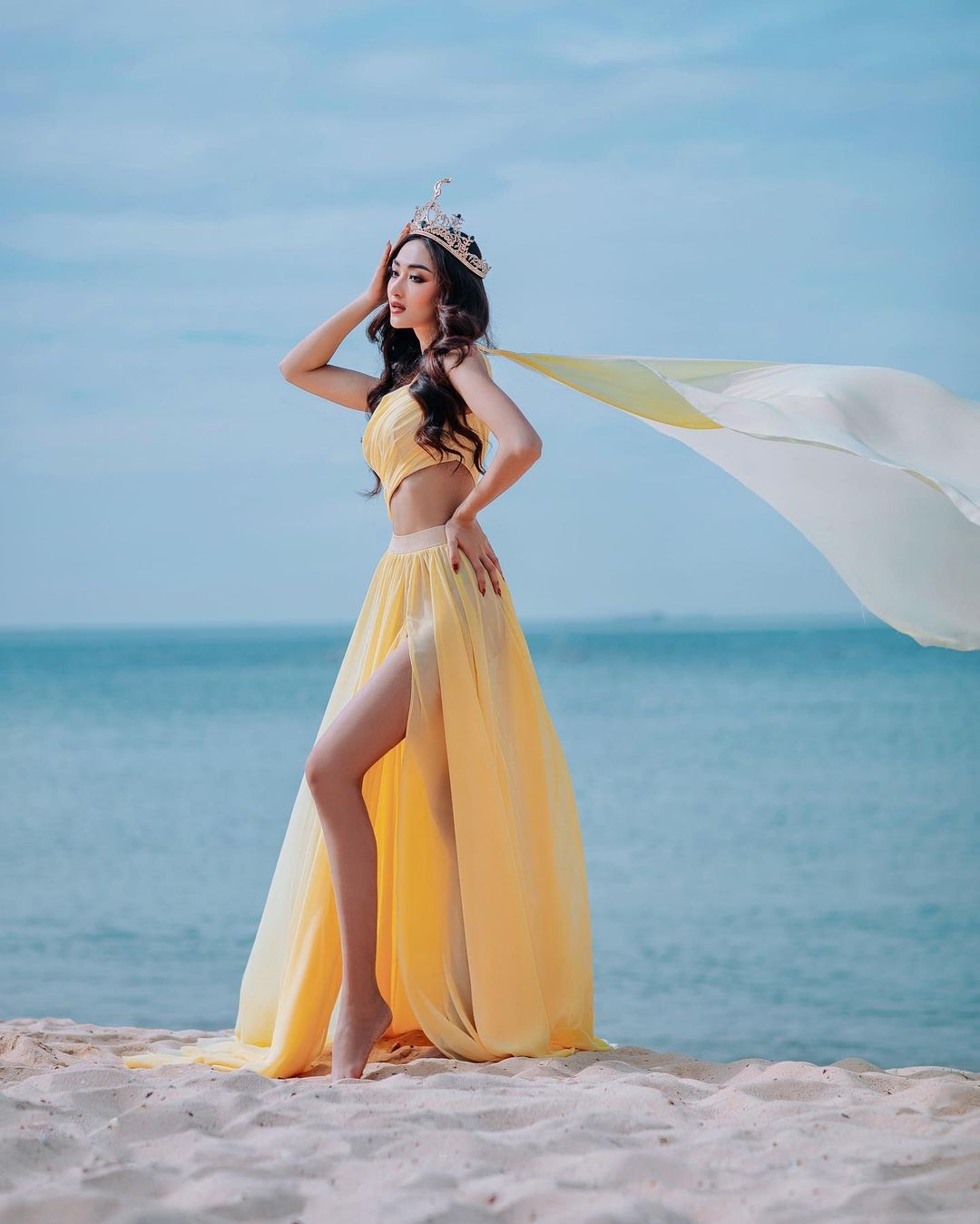 Phong cách Hoa hậu Campuchia dự khai mạc SEA Games 32 - Ảnh 15.