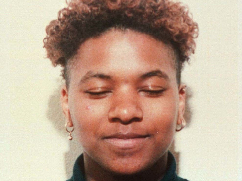 Nữ sát nhân trẻ tuổi bậc nhất nước Anh: Đâm chết người lạ khi mới 12 tuổi, bị bắt vì khoe khoang về tội ác của mình - Ảnh 1.