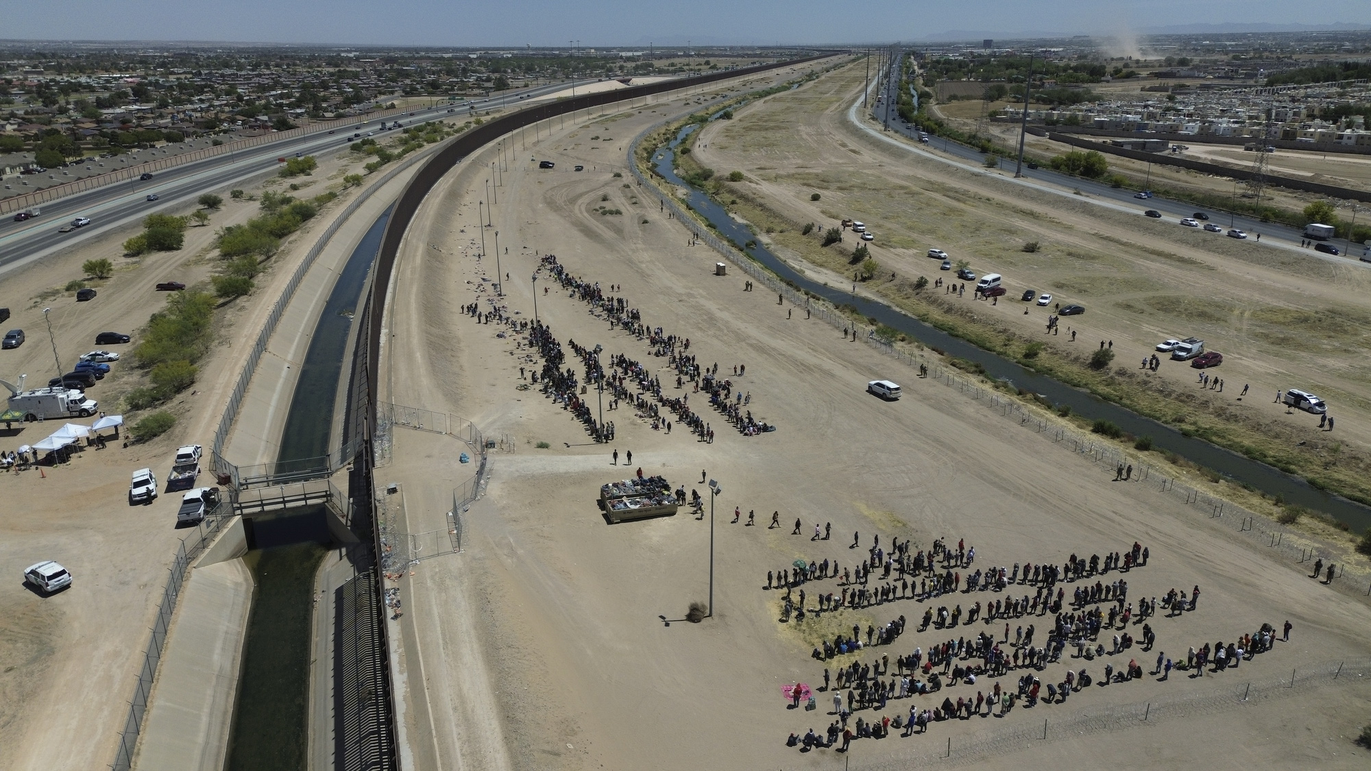 Khủng hoảng di cư tại Mỹ: Cuộc chạy đua qua biên giới - Ảnh 2.