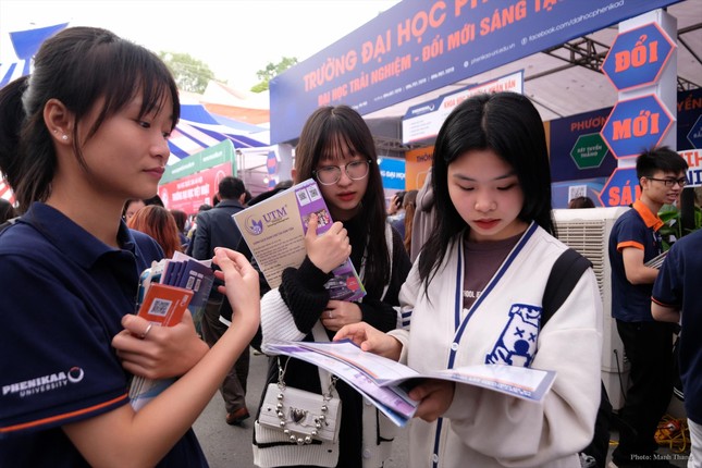 Học phí tăng và bài toán chọn ngành học - Ảnh 1.