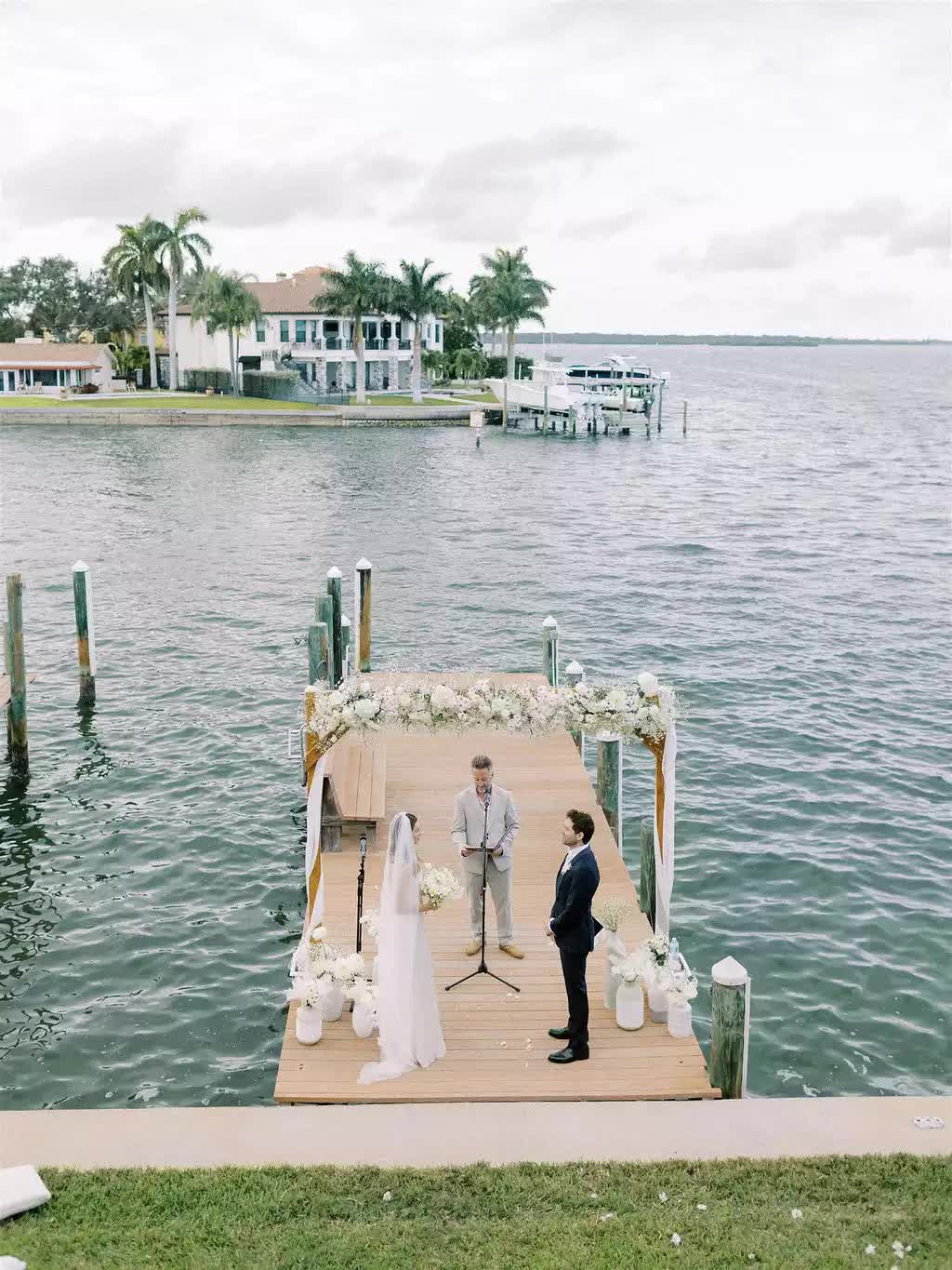 Chọn bờ sông để tổ chức đám cưới, cặp đôi bất ngờ vì đẹp ngoài sức tưởng tượng - Ảnh 6.
