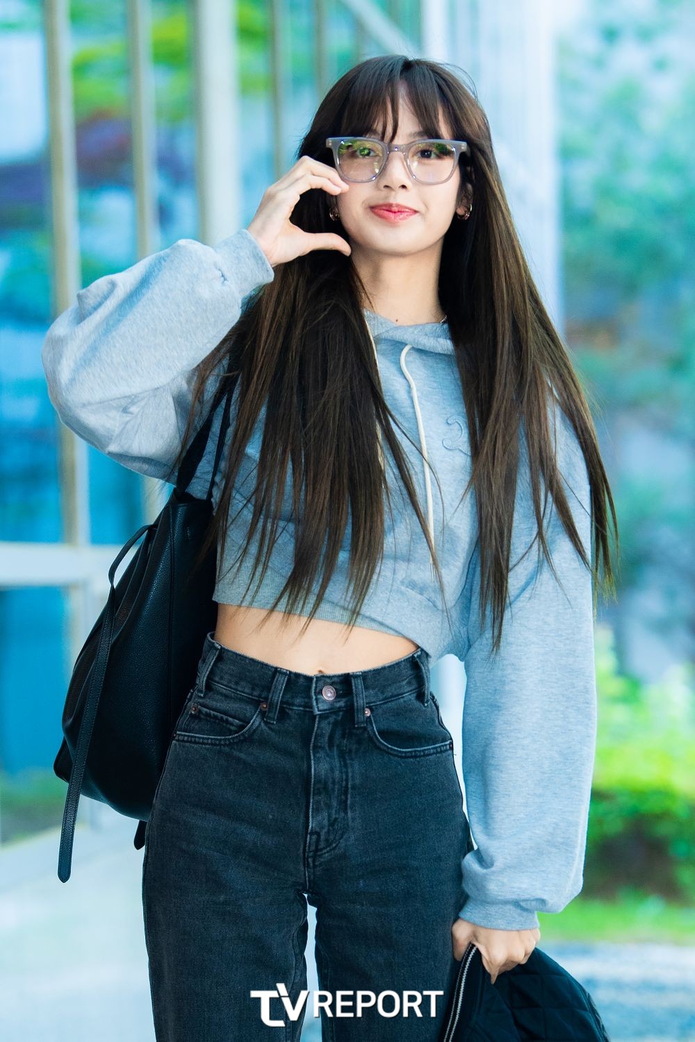 BLACKPINK tại sân bay: Jennie có thái độ đáng chú ý sau ồn ào, nhưng spotlight đổ dồn vào vòng 2 của Rosé - Ảnh 6. BLACKPINK tại sân bay: Jennie có thái độ đáng chú ý sau ồn ào, nhưng spotlight đổ dồn vào vòng 2 của Rosé - Ảnh 6.